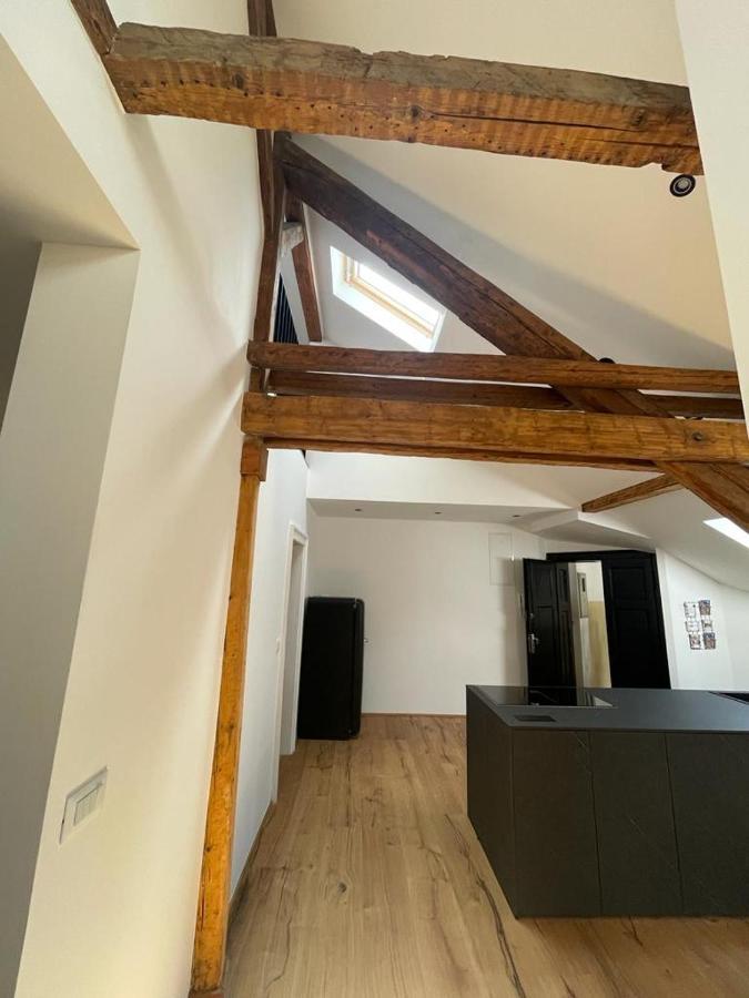 Split Rooftop Loft Exterior photo